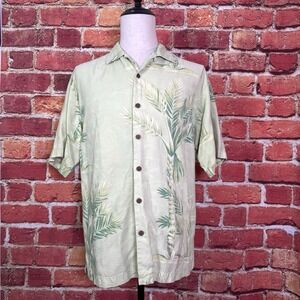 Tommy Bahama Men's 100% Silk Size Medium Floral Hawaiian Silk Short Sleeve Beach